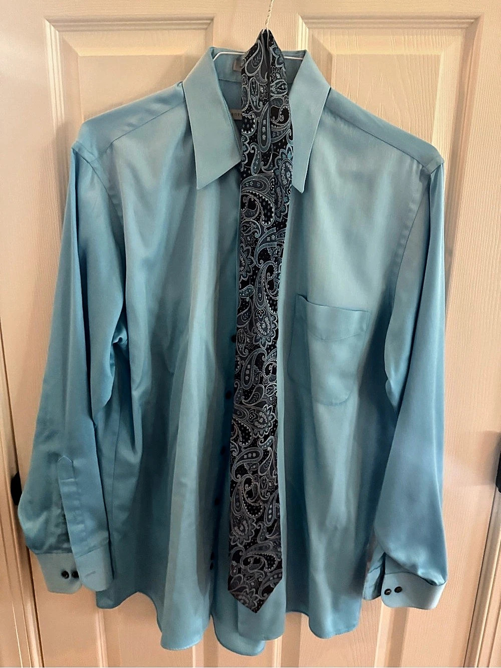 Geoffrey Beene Blue Dress Shirt and Coordinating Tie